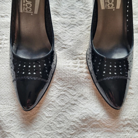 Just Capucci- Black, slip on style pointy toe heel. - Picture 6 of 11